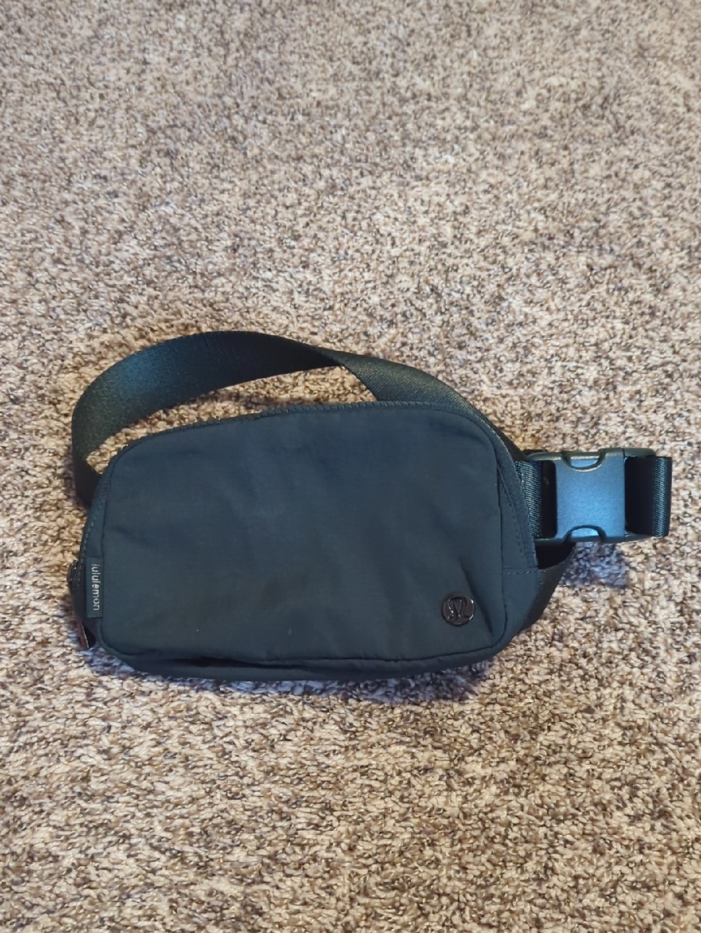 Lululemon Everywhere Belt Bag